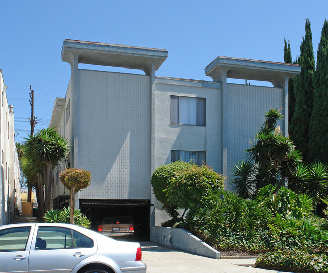 Building Photo - 520 N. Hayworth