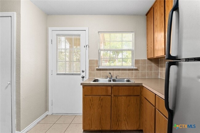 Building Photo - 2007 Elkins Ave