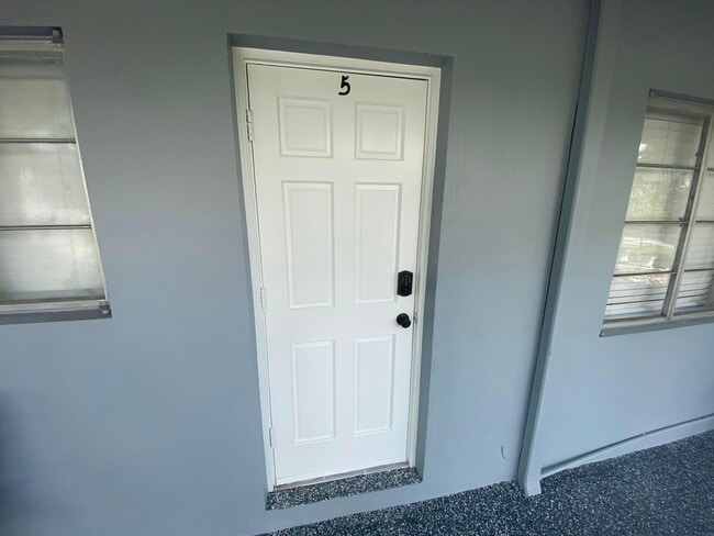 Foto del edificio - 112 Lake Ave