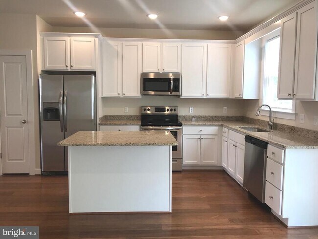 Foto del edificio - 80 Andrews Pl