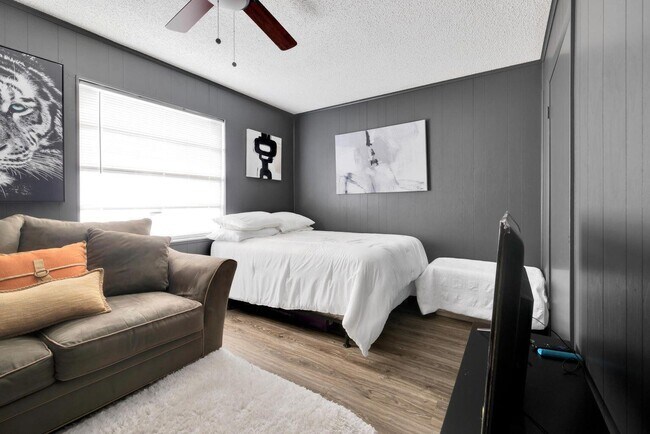 Foto del edificio - 3774 92nd Ln N
