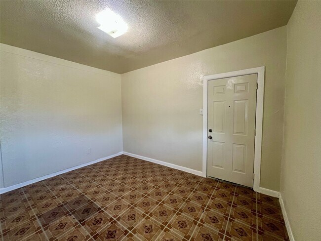 Foto del edificio - 2705 Lorraine St