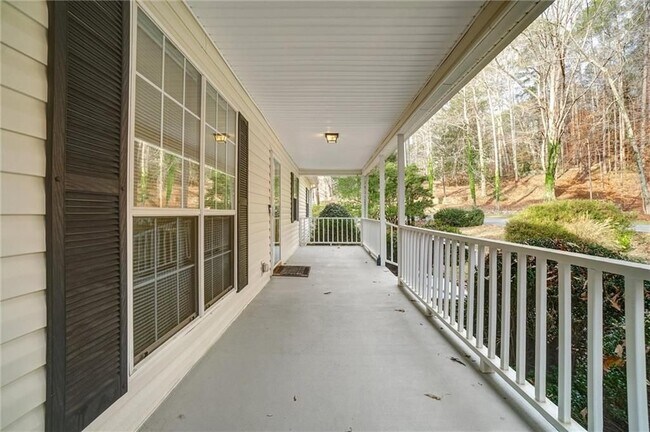 Building Photo - 701 Longview St