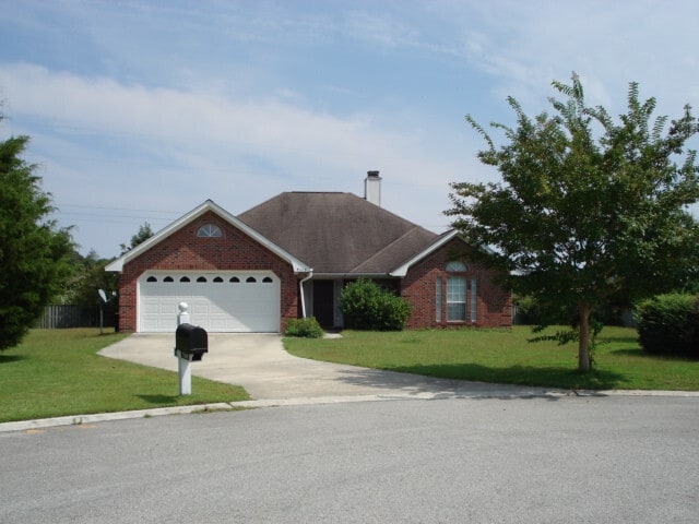 Building Photo - 3 bedroom 2 1/2 Bath brick single family home in Covil Estates just around the corner from Mayfaire.