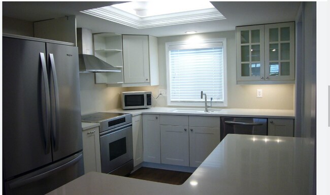 Kitchen - 210 Magnolia Rd