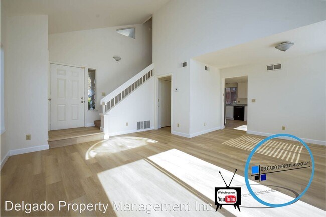 Building Photo - 3 br, 2.5 bath House - 1021 Pueblo Ct