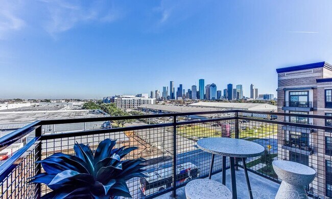 Building Photo - Chic One Bedroom Apartment with Panoramic ...