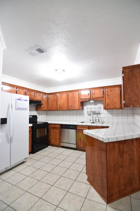 Building Photo - 4401 Chantz Dr