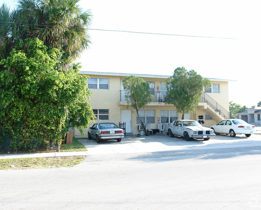 Primary Photo - 1201 NW 30Th Ave
