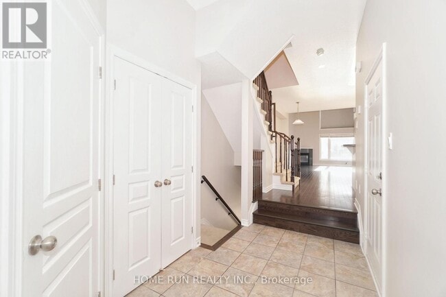 Building Photo - 115 Watchhorn Grove