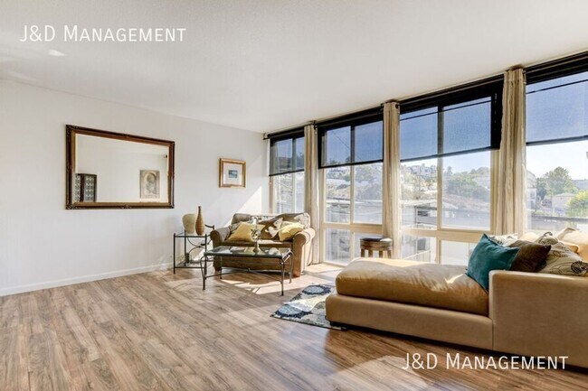 Building Photo - 1752 LINWOOD-E