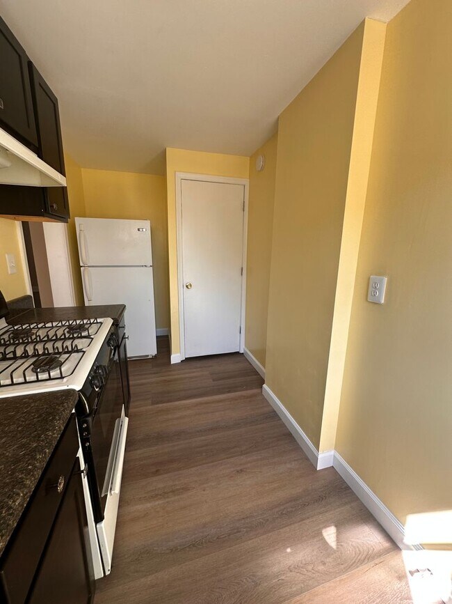 Building Photo - 3 Bedroom  - Brooklyn Park