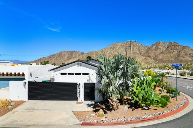 Building Photo - 54990 Avenida Madero