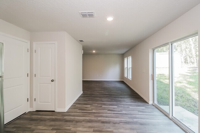 Foto del edificio - 2579 W Edison Pl, Citrus Springs, FL