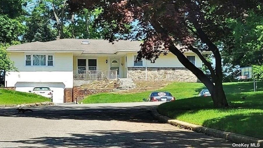 Primary Photo - 32 Ridge Dr