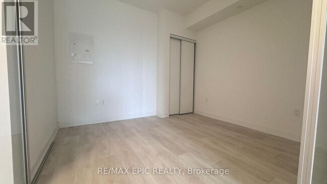 Photo du bâtiment - 117 Broadway Ave