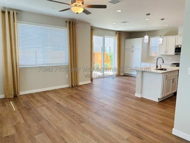 Building Photo - 616 Ophelia Ave