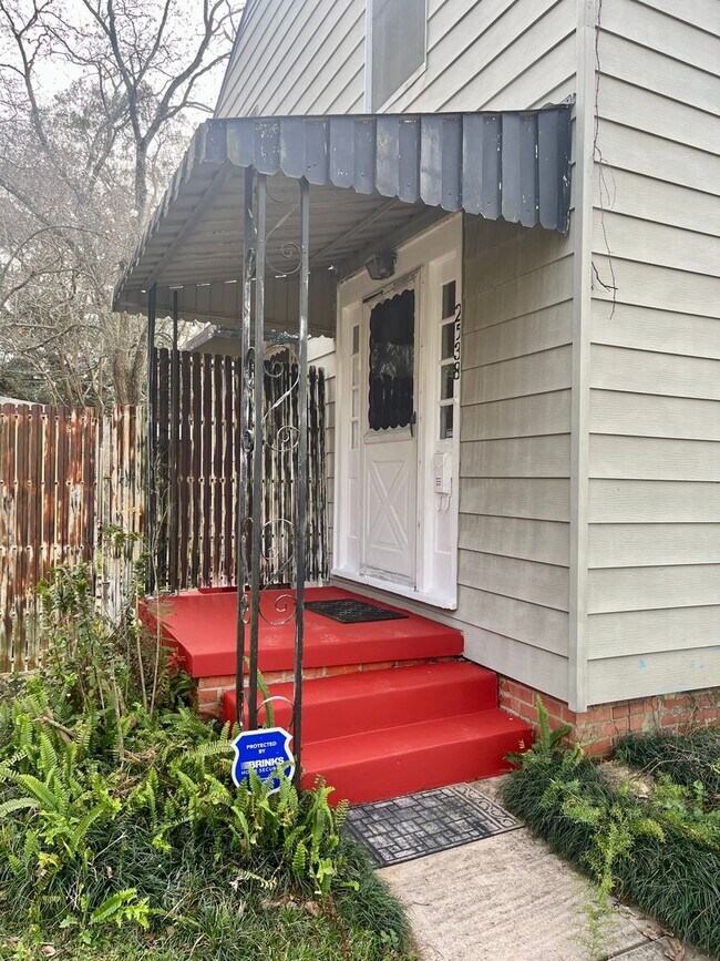 Photo - Great location in Garden District seconds from Downtown and LSU! House