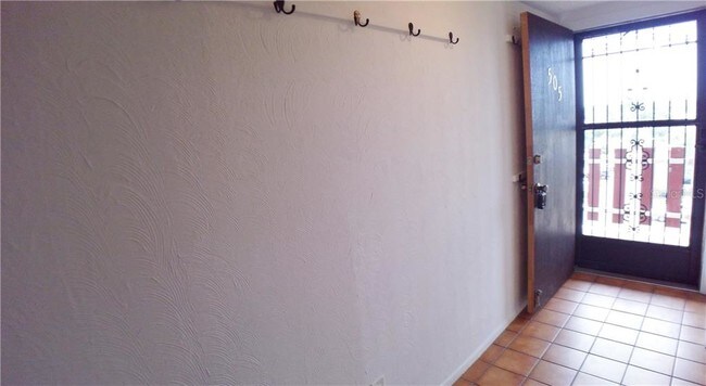 Foto del edificio - 4137 Lake Bayshore Dr