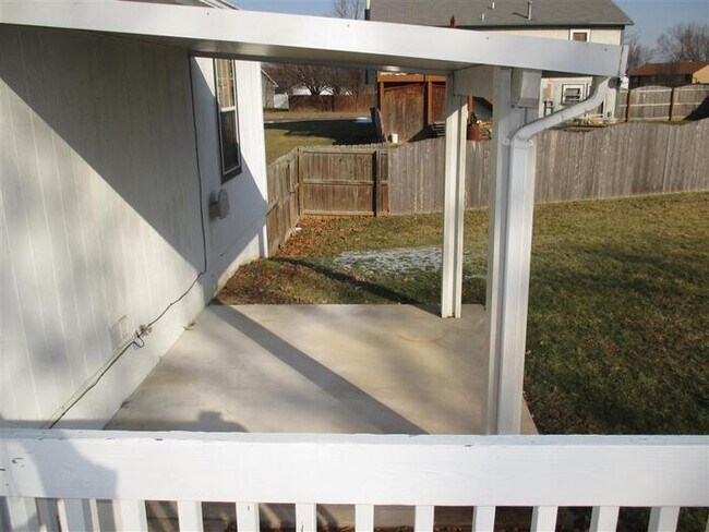 Building Photo - 4 Windstone Ct