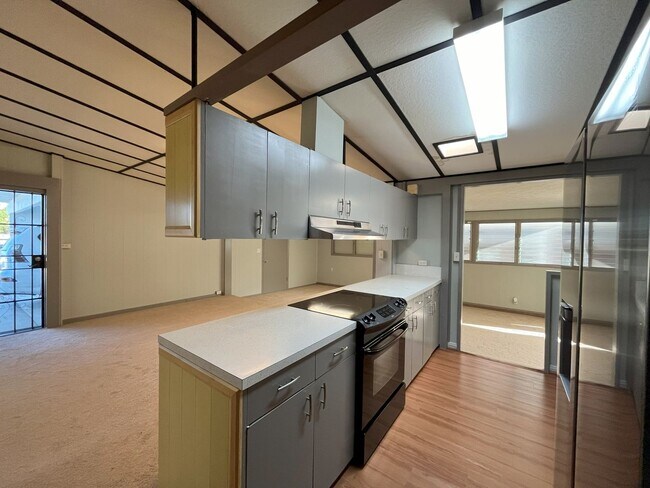 Building Photo - Pacific Palisades - Large Single Family Ho...