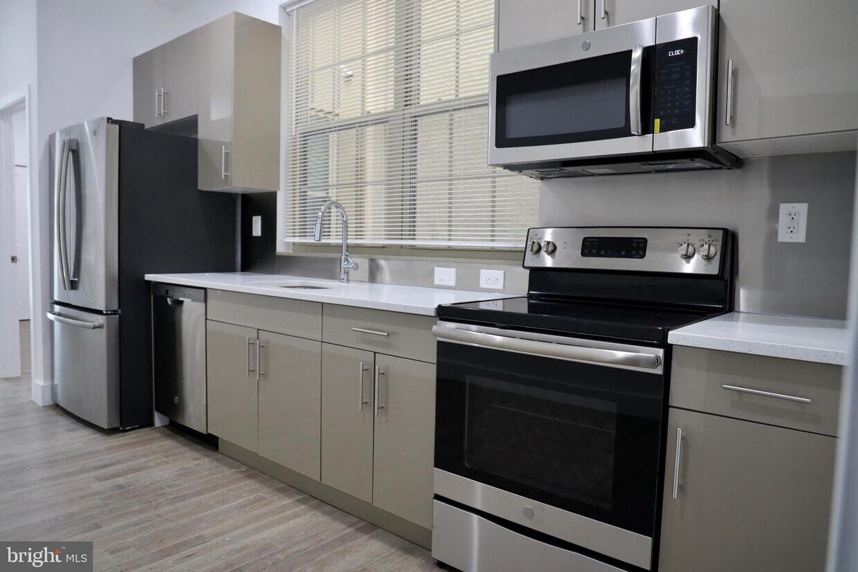 Foto principal - 1231 Vine St