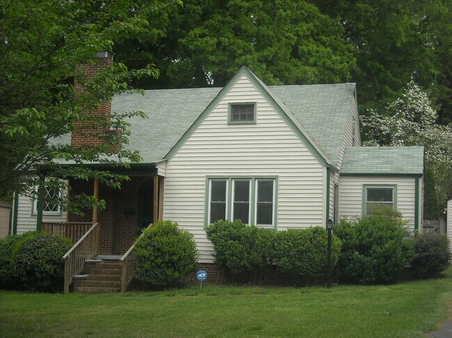 Building Photo - 221 Valleyview Pl