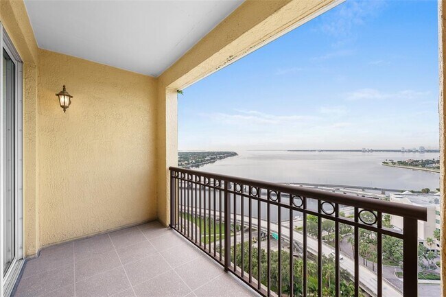 Foto del edificio - 345 Bayshore Blvd