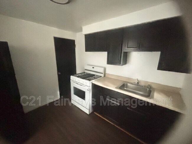 Foto del edificio - 2020 Lindsay Rd