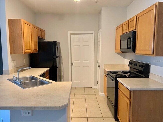Building Photo - 1995 Erving Cir