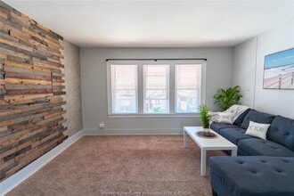 Building Photo - 1664 Goyeau St