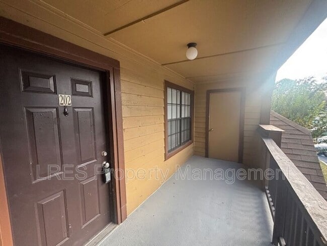 Foto del edificio - 390 Lake Placid Ct