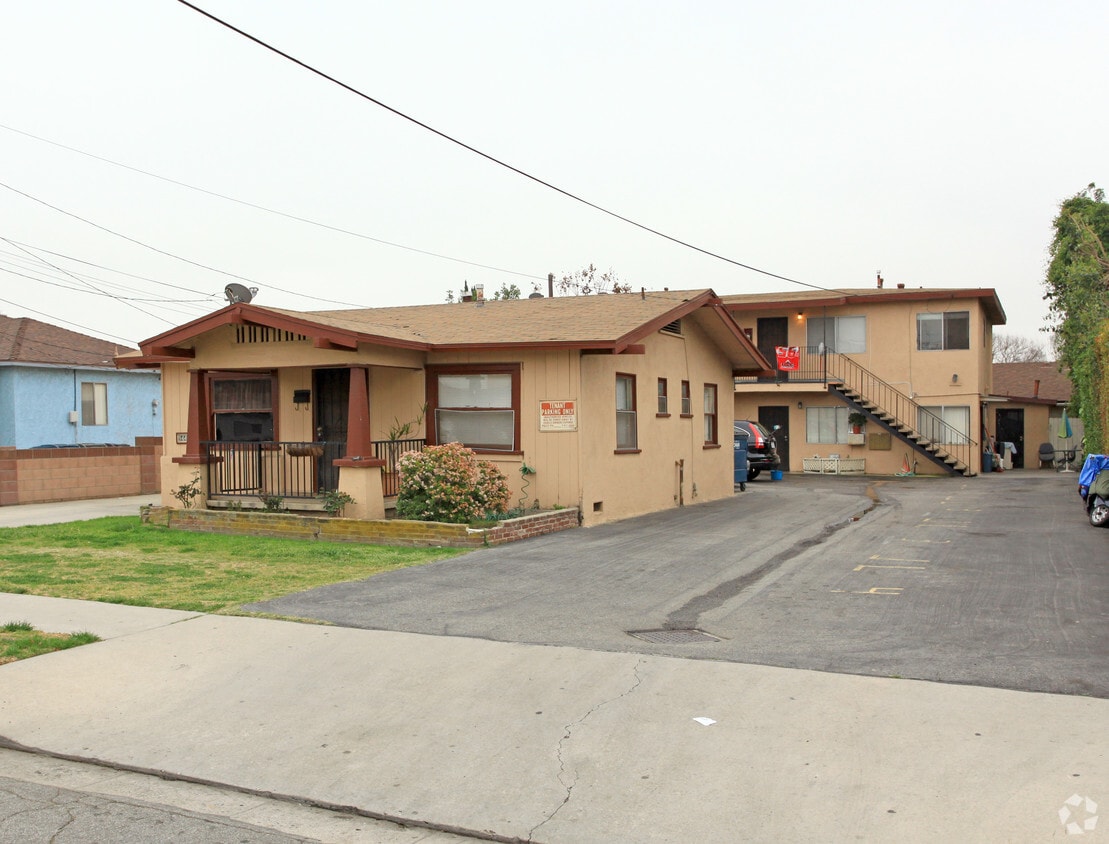 Primary Photo - 9438-9440 Mayne St