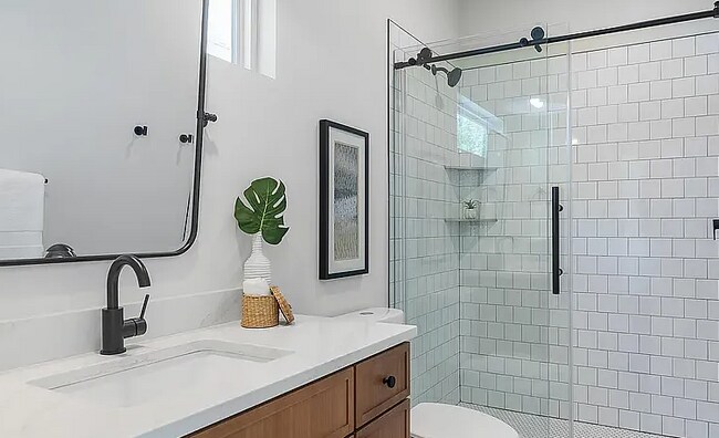 Foto del edificio - 5808 Knight St