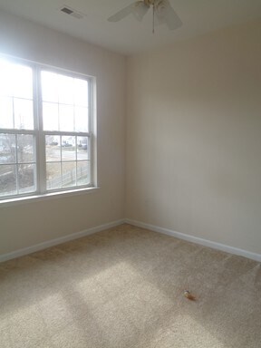 Building Photo - 6806 Robnel Ct