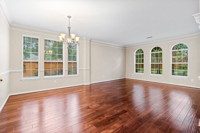 Building Photo - 83 Terraglen Dr