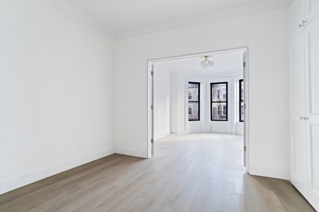 Building Photo - 157 Martense St