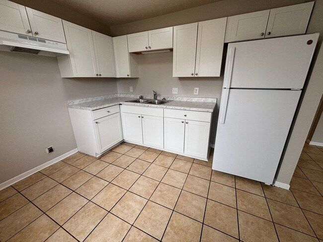 Foto del edificio - 2407 E 10th St