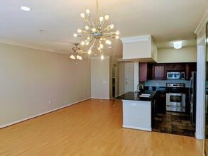 Building Photo - 7575 Kirby Dr