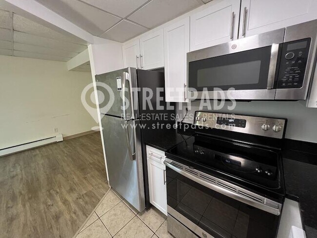 Foto del edificio - 1 bedroom in Brookline MA 02446
