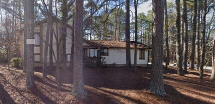 Building Photo - 6913 Springwood Dr