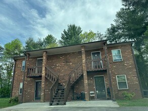 Building Photo - 3950 Bradford Ct