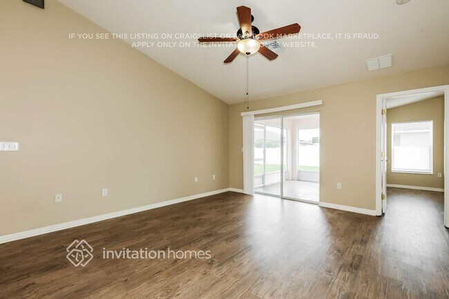 Foto del edificio - 8749 Pebblebrooke Way