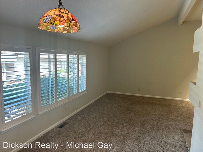 Building Photo - 3 br, 2 bath House - 3336 Spring Creek Circle