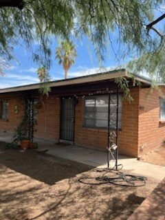 Building Photo - 2541 E Elm St