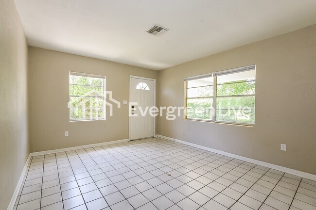 Building Photo - 4503 Drexel Ave