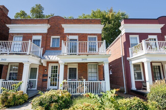 Foto del edificio - 2605 Parkwood Ave