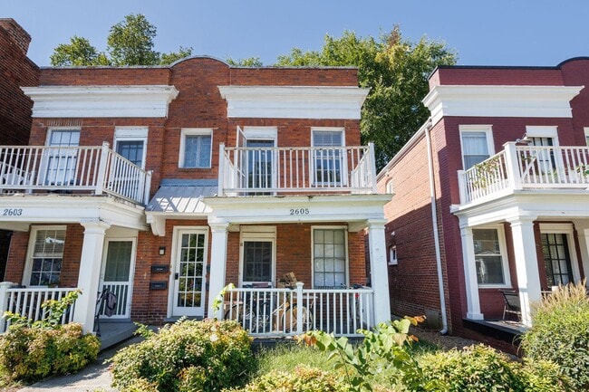 Building Photo - 2605 Parkwood Ave