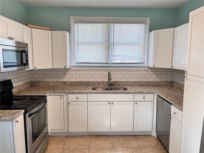 Foto del edificio - 356 Rapier Ave