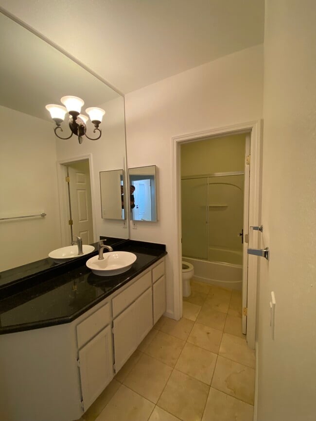 Building Photo - 1240 Kondos Ave